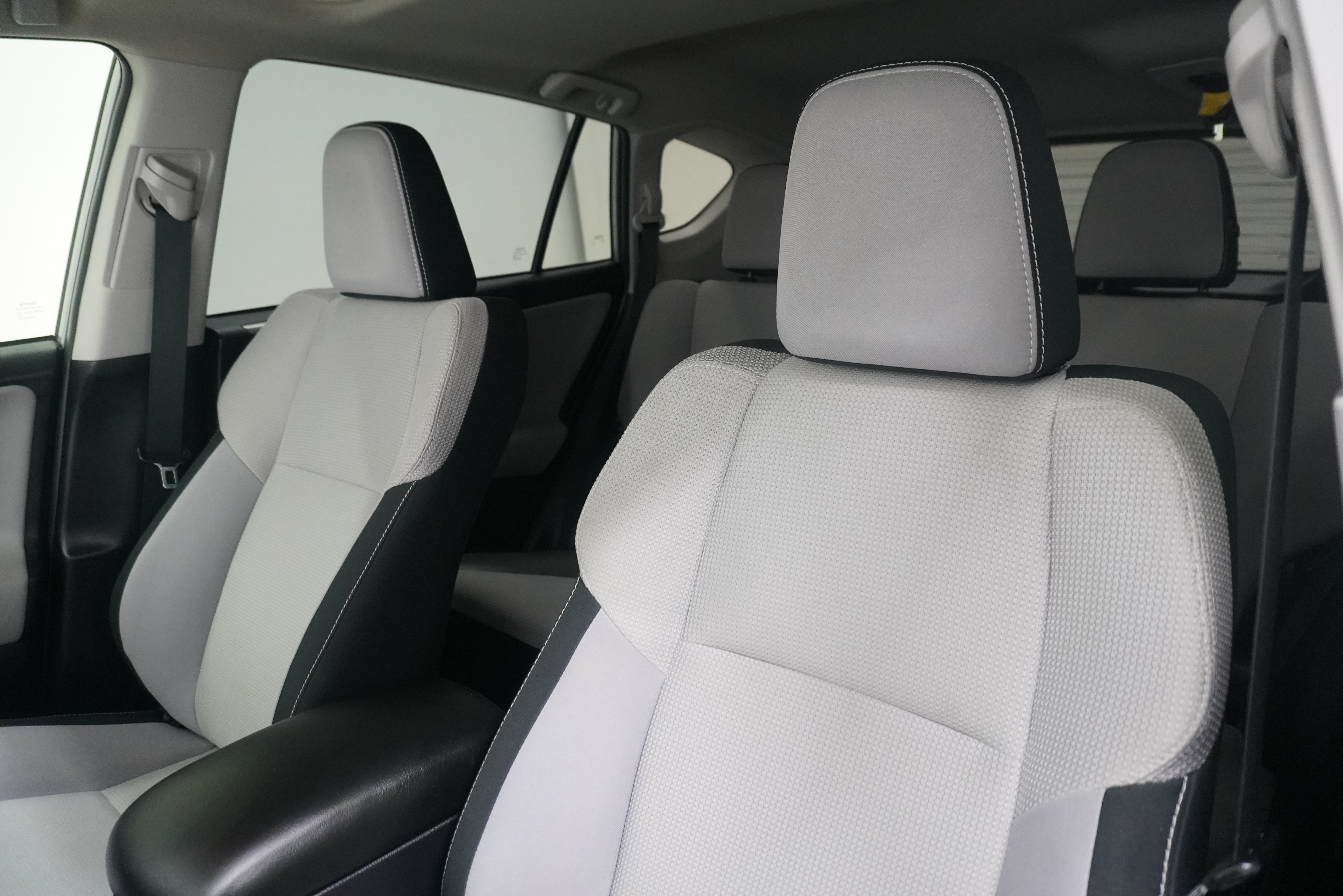 Used 2017 Toyota RAV4 XLE w/ Plus Special Value Package FWD image 11