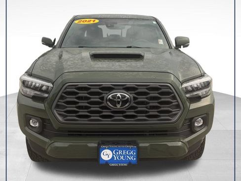 Used 2021 Toyota Tacoma TRD Sport w/ TRD Premium Sport Package AWD/4WD image 1
