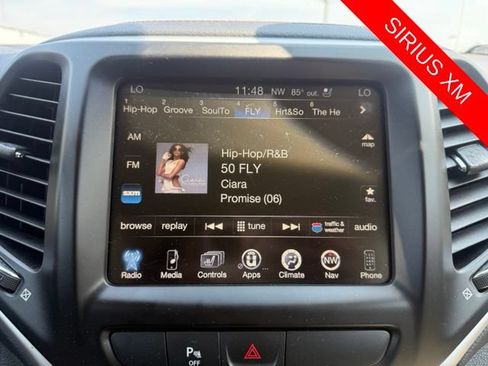 Used 2018 Jeep Cherokee Limited w/ Luxury Group AWD/4WD image 10