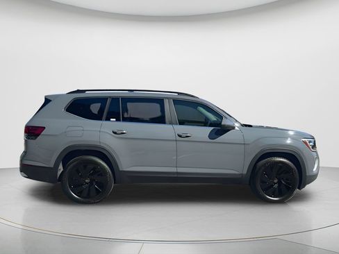 New 2026 Volkswagen Atlas SE FWD image 9