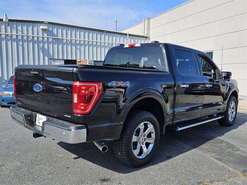 Used 2022 Ford F150 XLT w/ Equipment Group 302A High image 9