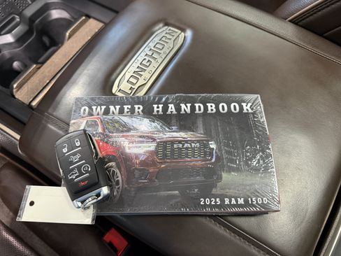 Used 2025 RAM 1500 Limited AWD/4WD image 24