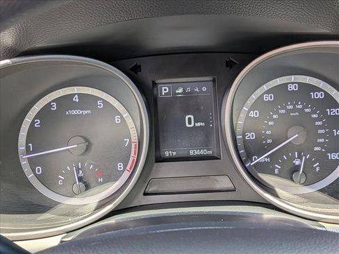 Used 2018 Hyundai Santa Fe Sport w/ 2.4L Value Package 02 FWD image 11