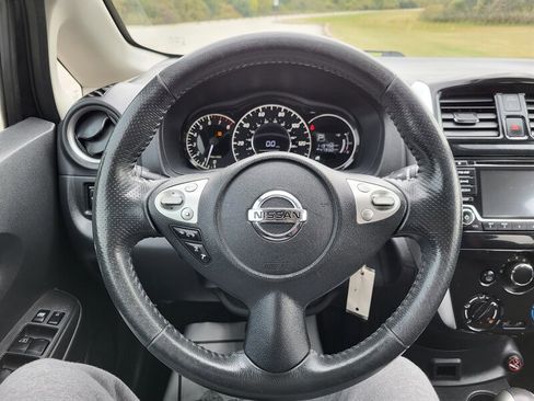 Used 2017 Nissan Versa Note SR image 10