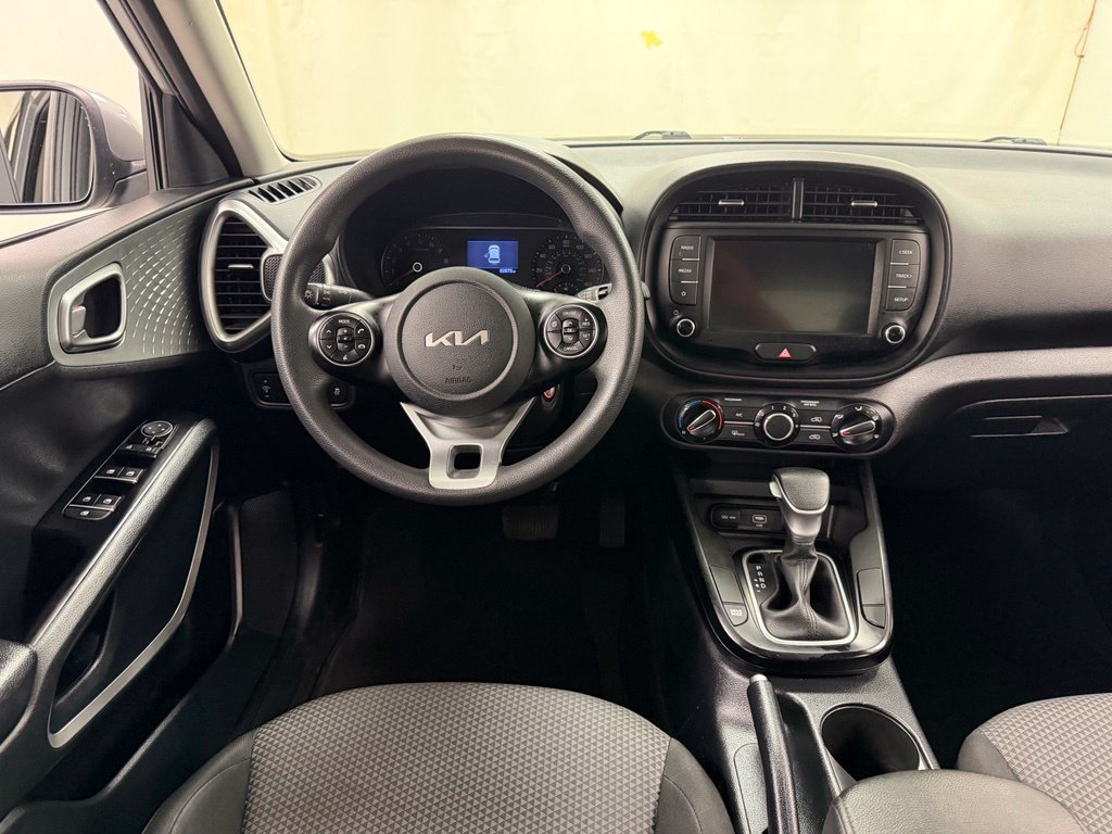 Used 2022 Kia Soul LX FWD image 28