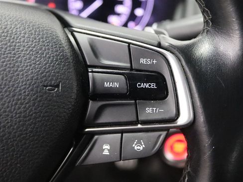 Used 2018 Honda Accord Sport image 32