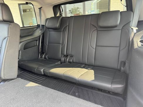 Used 2020 Chevrolet Tahoe LT w/ Luxury Package RWD image 15
