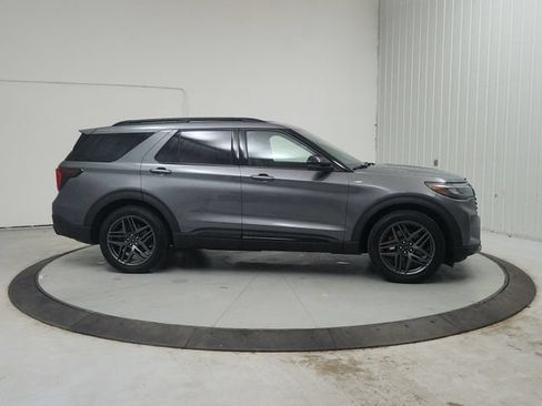 Used 2025 Ford Explorer ST-Line w/ Premium Package RWD image 8