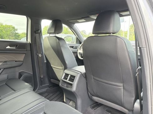 Used 2023 Volkswagen Atlas Cross Sport SE FWD image 17