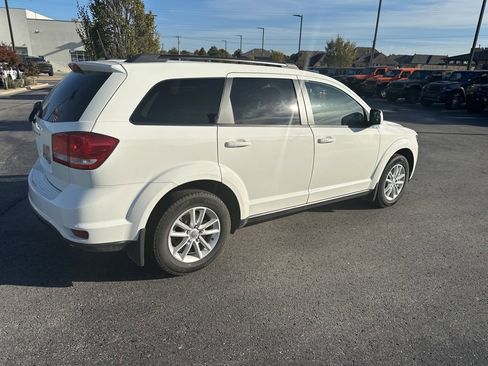 Used 2018 Dodge Journey SXT image 10