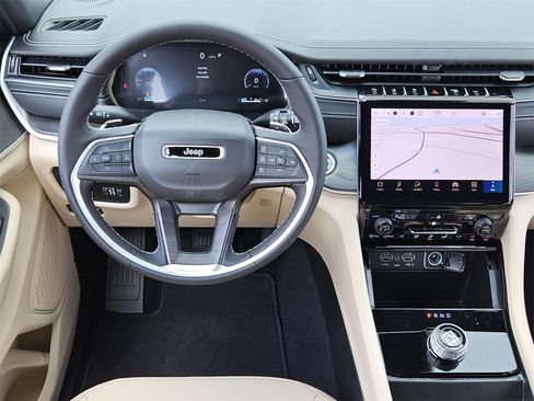 New 2025 Jeep Grand Cherokee L Limited image 27