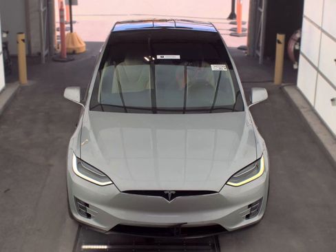 Used 2018 Tesla Model X 100D AWD/4WD image 2