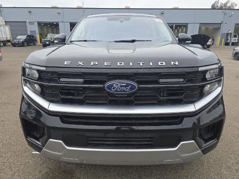 Used 2025 Ford Expedition Max Platinum image 2
