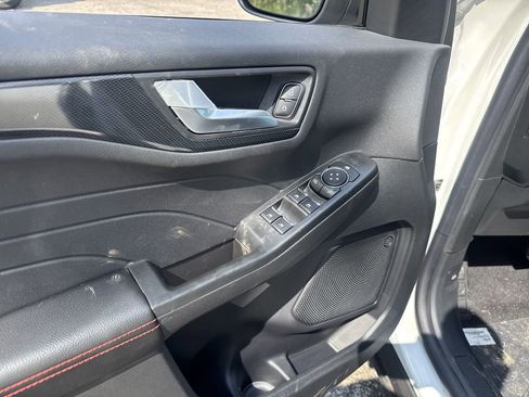 New 2025 Ford Escape ST-Line w/ Tech Pack #1 AWD/4WD image 16