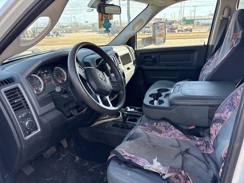 Used 2018 RAM 2500 Tradesman w/ Chrome Appearance Group image 5