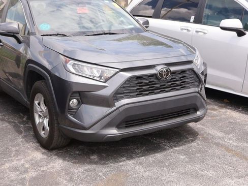 Used 2020 Toyota RAV4 XLE w/ Convenience Package FWD image 5