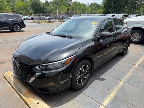 Used 2025 Nissan Sentra SV FWD image 9