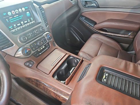 Used 2016 Chevrolet Suburban LTZ image 22