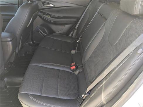 Used 2022 Buick Encore GX Essence w/ Safety Package II image 17