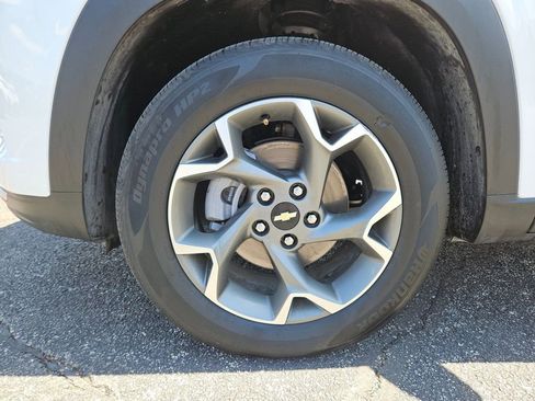 Used 2025 Chevrolet Trax LT w/ LT Convenience Package FWD image 29
