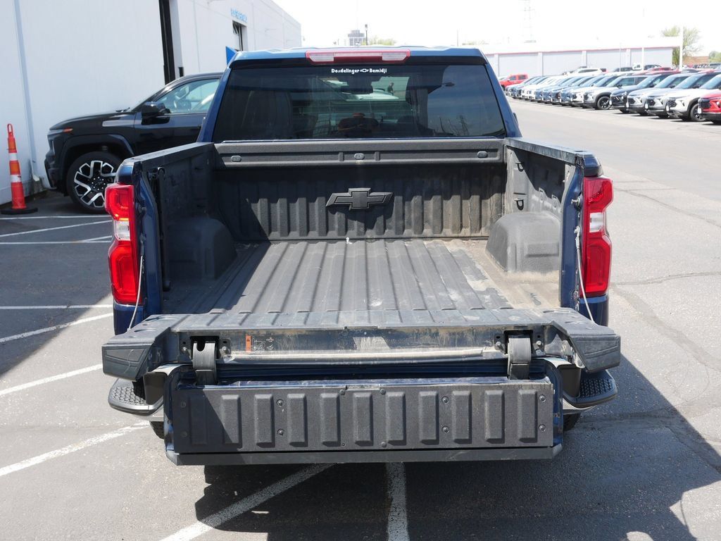 Used 2023 Chevrolet Silverado 1500 LTZ AWD/4WD image 7