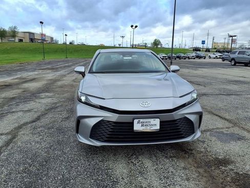 Used 2025 Toyota Camry LE FWD image 3