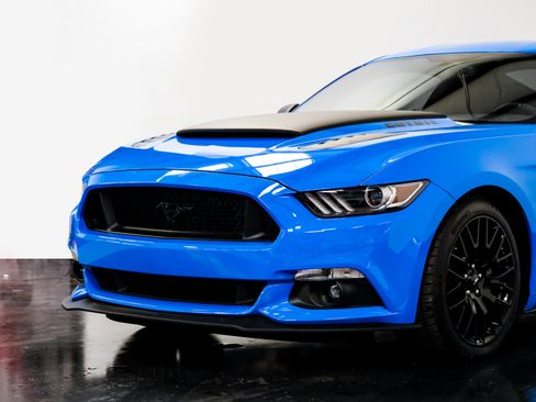 Used 2017 Ford Mustang GT image 9