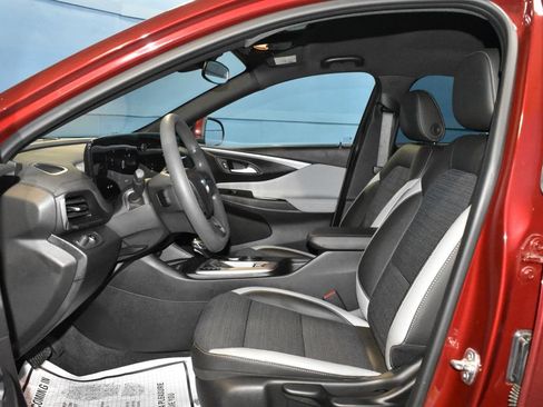 Used 2025 Buick Envista Preferred w/ Convenience II Package FWD image 7