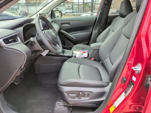 Used 2026 Toyota Corolla Cross XLE w/ Convenience Package AWD/4WD image 12