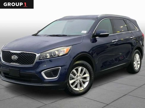 Used 2016 Kia Sorento LX image 1