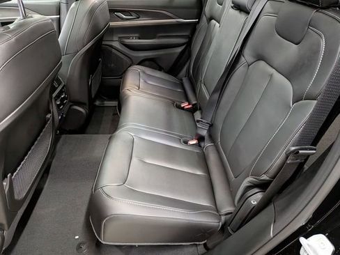 New 2025 Jeep Grand Cherokee Limited image 25