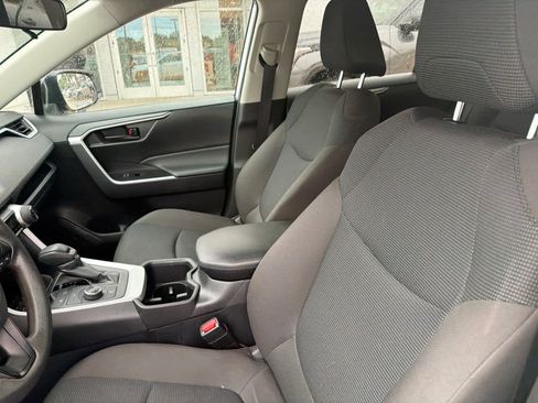 Used 2025 Toyota RAV4 LE AWD/4WD image 18
