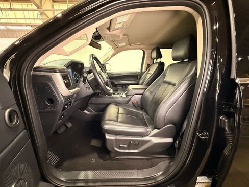 Used 2024 Ford Expedition Max XLT image 18