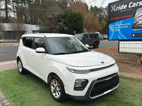 Used 2021 Kia Soul S image 1