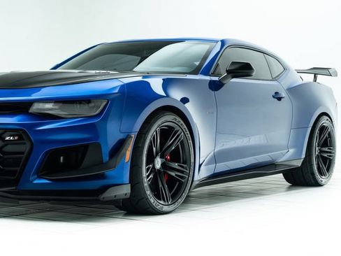 Used 2018 Chevrolet Camaro ZL1 RWD image 9