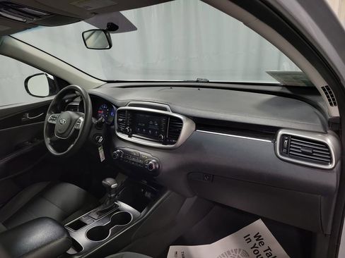 Used 2020 Kia Sorento L image 29