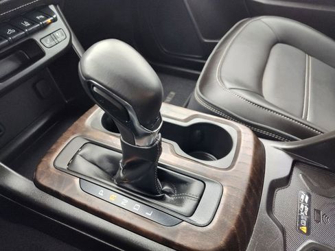 Used 2022 GMC Canyon Denali image 28