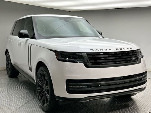 New 2026 Land Rover Range Rover Long Wheelbase SE image 16