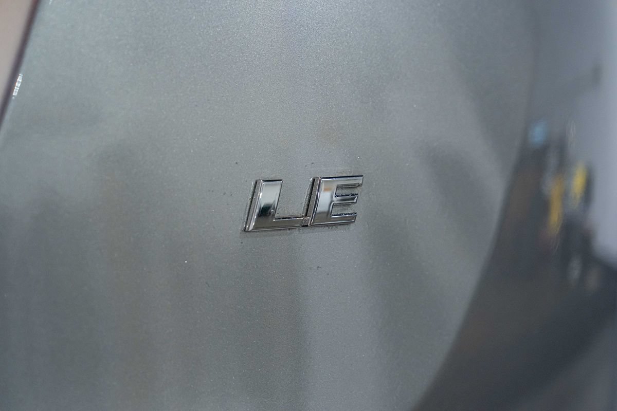 Used 2016 Toyota RAV4 LE FWD image 5