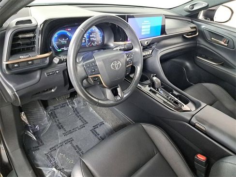Used 2024 Toyota Crown Limited image 18