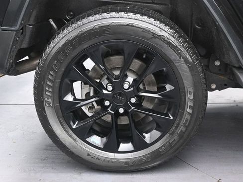 Used 2023 Jeep Wrangler Unlimited Sahara w/ Cold Weather Group AWD/4WD image 34