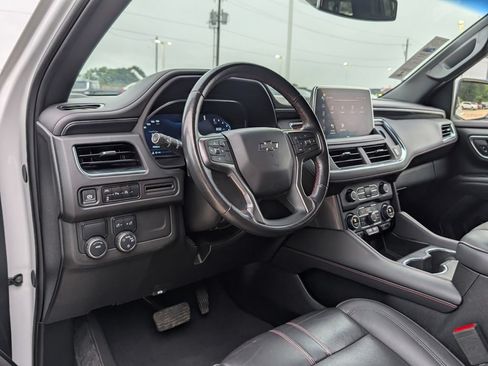 Used 2024 Chevrolet Suburban RST RWD image 4