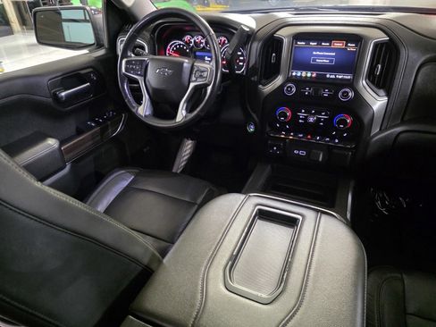 Used 2020 Chevrolet Silverado 1500 LT Trail Boss w/ Midnight Edition image 22