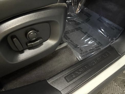 Used 2016 Land Rover Range Rover Sport SE image 27