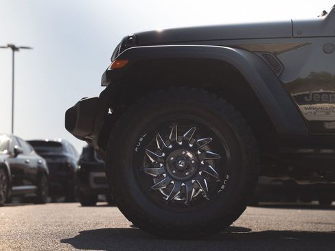 Used 2021 Jeep Wrangler Sport image 5