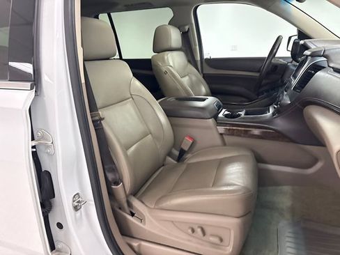 Used 2017 Chevrolet Suburban LT w/ Luxury Package image 21