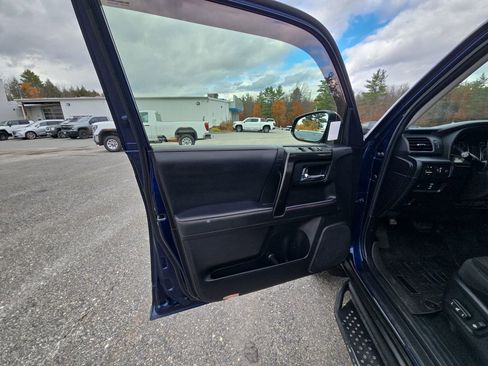 Used 2020 Toyota 4Runner TRD Off-Road Premium image 59