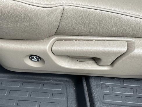 Used 2019 Honda Pilot Touring image 10