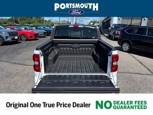 New 2025 Ford Maverick Lobo image 17