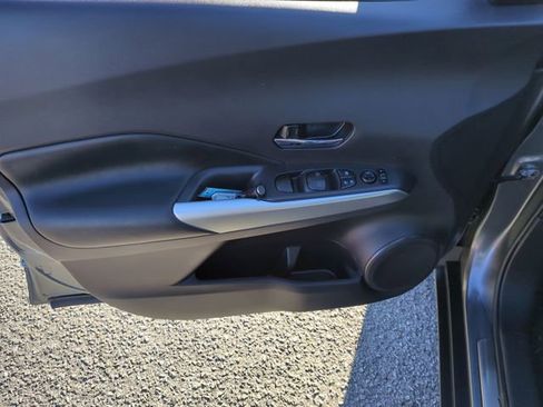 Used 2020 Nissan Kicks SR w/ SR Premium Package image 12